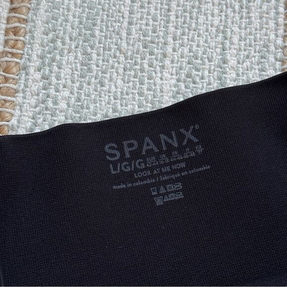 Spanx EcoCare Look at Me Now Very Black High Waisted Cropped Leggings Large - Picture 8 of 9
